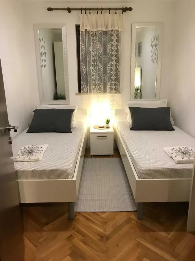 Puntizela-Patty Apartment Pula 0*,  Croatia